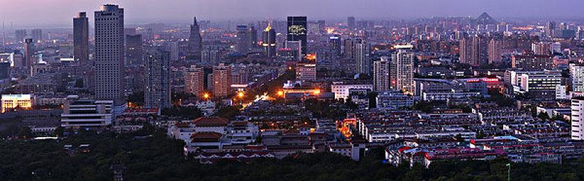 KK对战平台新图推荐！次元觉醒×无限进化×肉鸽觉醒，暴走战场今夜点燃！